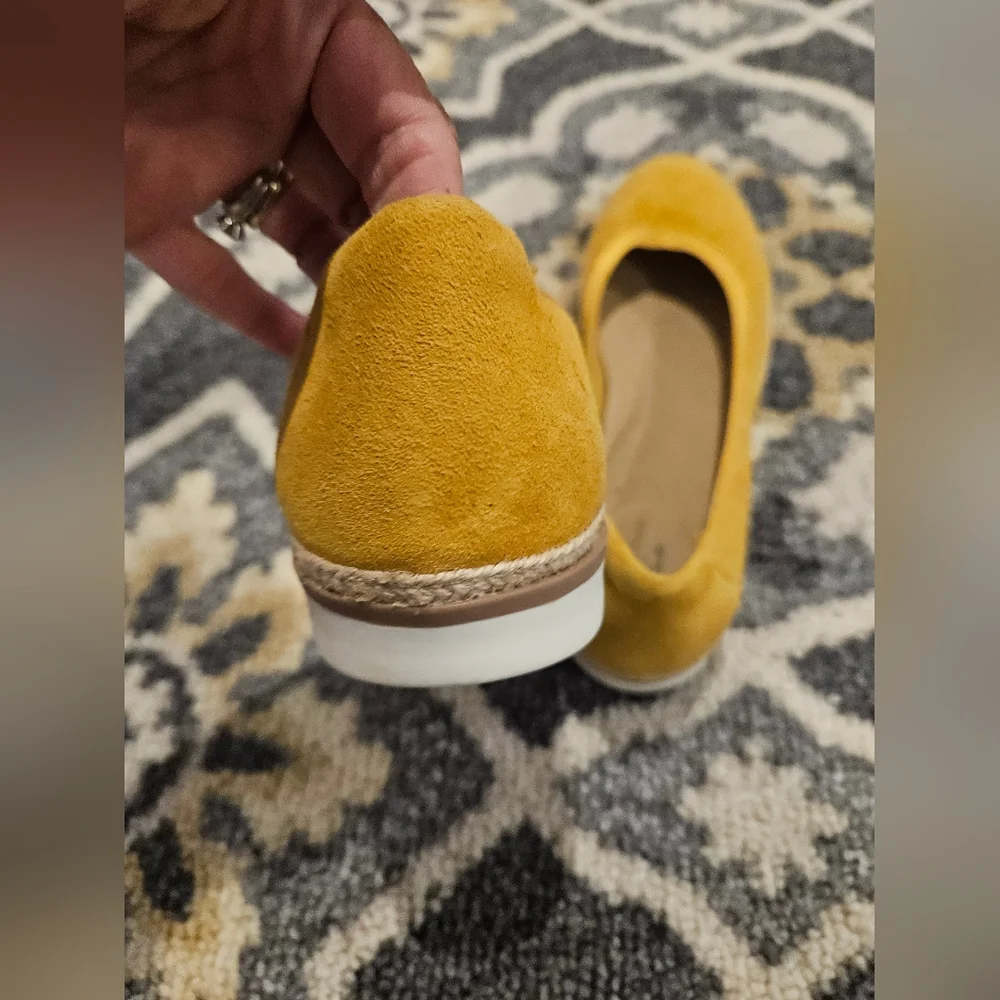 Clarks Collection Serena Kellyn Yellow Suede Espadrilles Flats US 10W